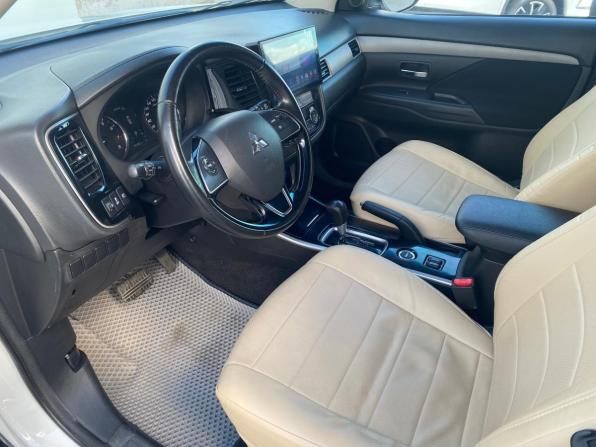 Mitsubishi Outlander III Рестайлинг 2 с пробегом 2017 года, цена 1 490 000 рублей, 186000 км, внедорожник, Автокод Объявления