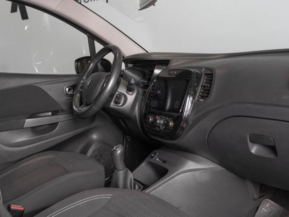 Renault Kaptur I с пробегом 2017 года, цена 1 060 000 рублей, 235460 км, внедорожник, Автокод Объявления