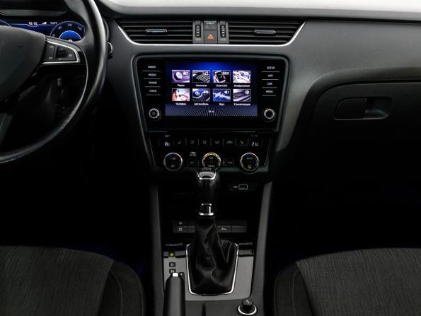 Skoda Octavia III (A7) Рестайлинг с пробегом 2018 года, цена 2 099 000 рублей, 127703 км, лифтбек, Автокод Объявления