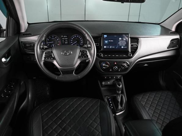 Hyundai Solaris II Рестайлинг с пробегом 2021 года, цена 1 385 000 рублей, 102180 км, седан, Автокод Объявления