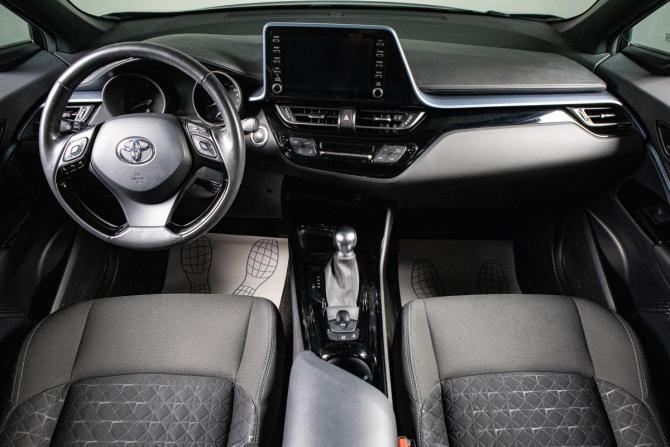 Toyota C-HR I Рестайлинг с пробегом 2019 года, цена 2 969 000 рублей, 22617 км, внедорожник, Автокод Объявления