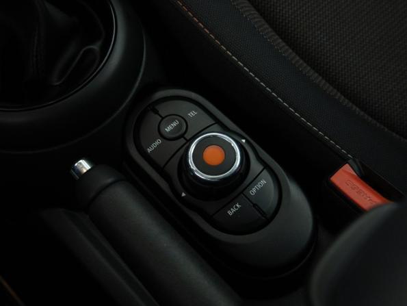 Mini Hatch III (F55/F56) с пробегом 2017 года, цена 1 649 000 рублей, 67652 км, хэтчбек, Автокод Объявления