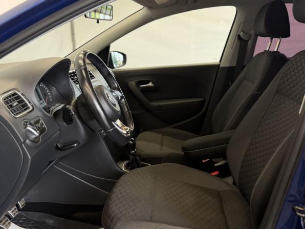 Volkswagen Polo V Рестайлинг с пробегом 2018 года, цена 1 100 000 рублей, 142791 км, седан, Автокод Объявления