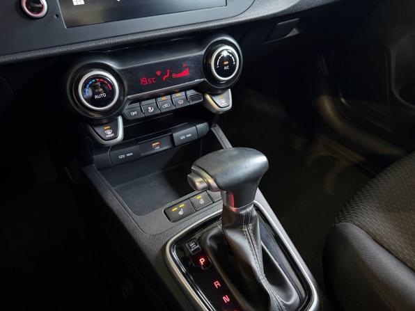 Kia Rio IV Рестайлинг с пробегом 2021 года, цена 1 799 900 рублей, 49000 км, хэтчбек, Автокод Объявления