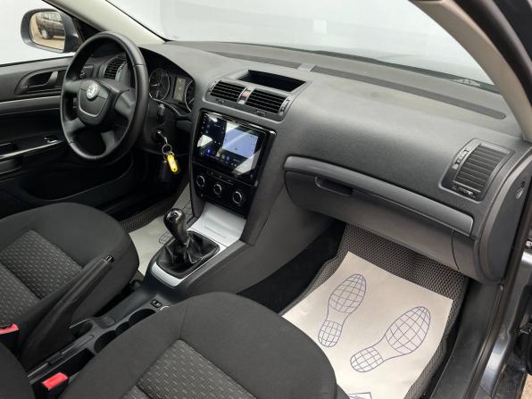 Skoda Octavia II (A5) Рестайлинг с пробегом 2011 года, цена 585 000 рублей, 265655 км, лифтбек, Автокод Объявления