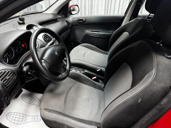 Peugeot 206 с пробегом 2006 года, цена 300 000 рублей, 198216 км, хэтчбек, Автокод Объявления