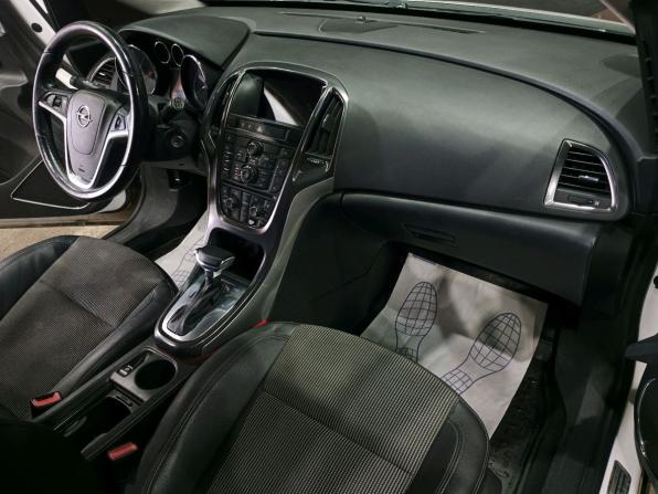 Opel Astra J с пробегом 2010 года, цена 550 000 рублей, 220000 км, универсал, Автокод Объявления