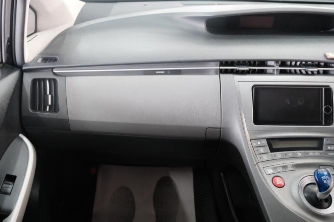 Toyota Prius III Рестайлинг (XW30) с пробегом 2012 года, цена 959 000 рублей, 259500 км, лифтбек, Автокод Объявления