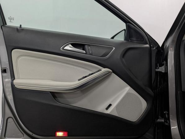 Mercedes-Benz GLA I (X156) Рестайлинг с пробегом 2018 года, цена 2 380 000 рублей, 114718 км, внедорожник, Автокод Объявления
