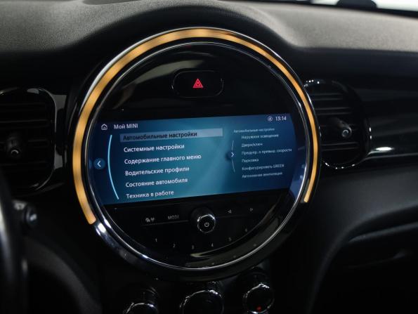 Mini Hatch III (F55/F56) Рестайлинг 2 с пробегом 2021 года, цена 2 339 000 рублей, 70681 км, хэтчбек, Автокод Объявления