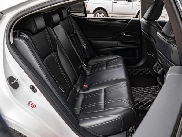 Lexus ES VII с пробегом 2018 года, цена 3 120 000 рублей, 137486 км, седан, Автокод Объявления