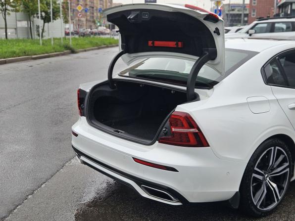 Volvo S60 III с пробегом 2020 года, цена 3 500 000 рублей, 60375 км, седан, Автокод Объявления