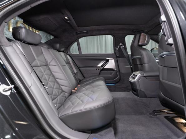 Новый BMW 7 серии VII (G70) 2025 года, цена 17 290 000 рублей, седан, Автокод Объявления