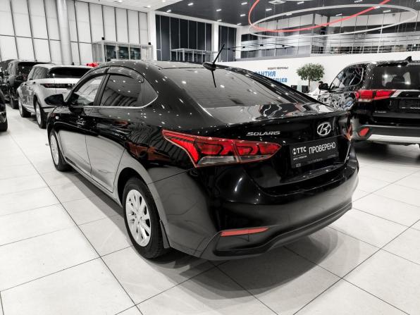 Hyundai Solaris II с пробегом 2017 года, цена 1 350 000 рублей, 130356 км, седан, Автокод Объявления