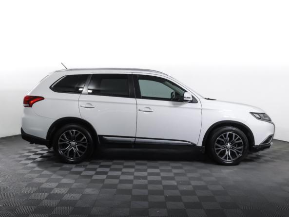 Mitsubishi Outlander III Рестайлинг 2 с пробегом 2015 года, цена 1 843 000 рублей, 75600 км, внедорожник, Автокод Объявления
