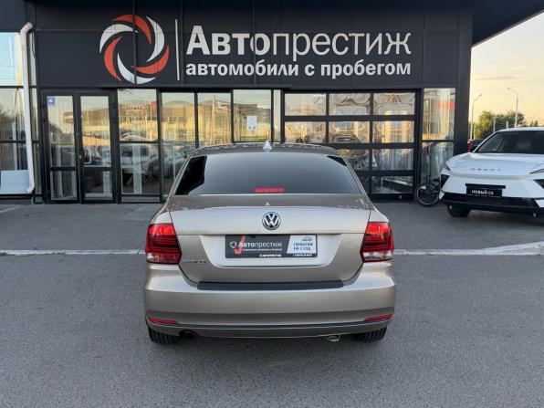 Volkswagen Polo V Рестайлинг с пробегом 2016 года, цена 1 049 000 рублей, 131965 км, седан, Автокод Объявления