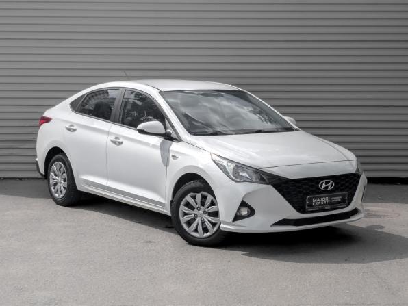 Hyundai Solaris II Рестайлинг с пробегом 2022 года, цена 1 650 000 рублей, 76792 км, седан, Автокод Объявления