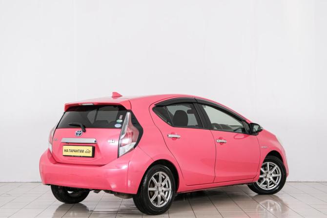 Toyota Aqua I Рестайлинг с пробегом 2015 года, цена 999 000 рублей, 137500 км, хэтчбек, Автокод Объявления