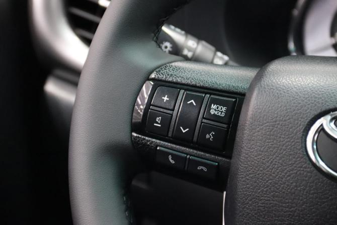 Toyota Hilux VIII Рестайлинг 2 с пробегом 2021 года, цена 3 265 650 рублей, 336305 км, пикап, Автокод Объявления