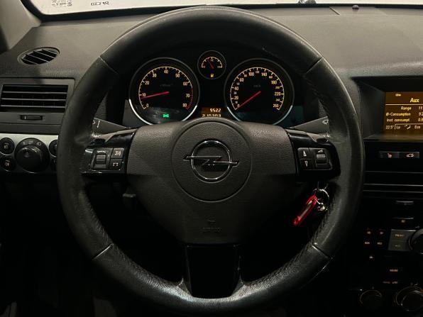 Opel Astra H Рестайлинг с пробегом 2008 года, цена 399 000 рублей, 210251 км, седан, Автокод Объявления