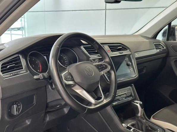 Volkswagen Tiguan II Рестайлинг с пробегом 2022 года, цена 3 087 000 рублей, 65825 км, внедорожник, Автокод Объявления