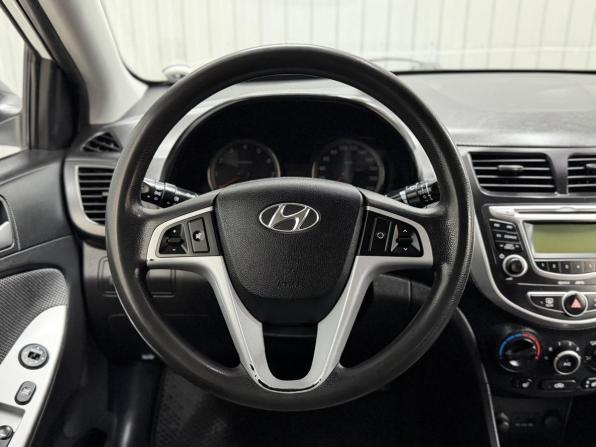 Hyundai Solaris I с пробегом 2013 года, цена 830 000 рублей, 126107 км, седан, Автокод Объявления