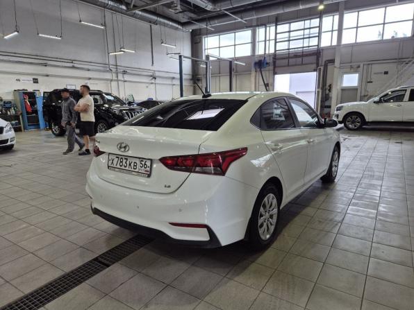 Hyundai Solaris II с пробегом 2017 года, цена 1 390 000 рублей, 81000 км, седан, Автокод Объявления