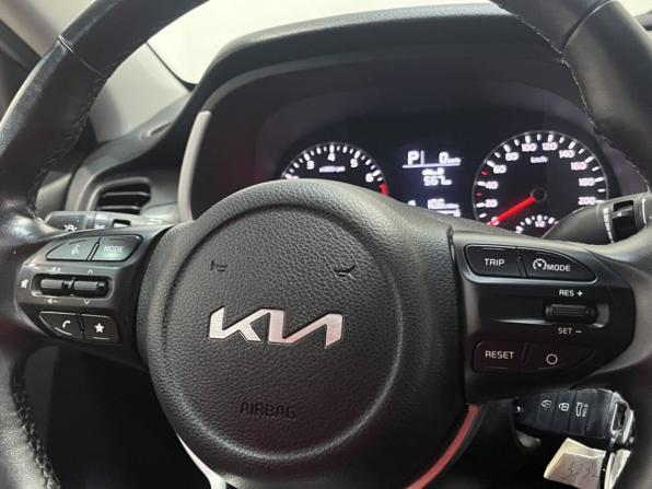 Kia Rio IV Рестайлинг с пробегом 2021 года, цена 1 615 000 рублей, 86746 км, седан, Автокод Объявления