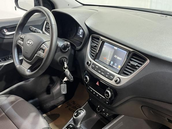 Hyundai Solaris II с пробегом 2018 года, цена 1 355 000 рублей, 83988 км, седан, Автокод Объявления