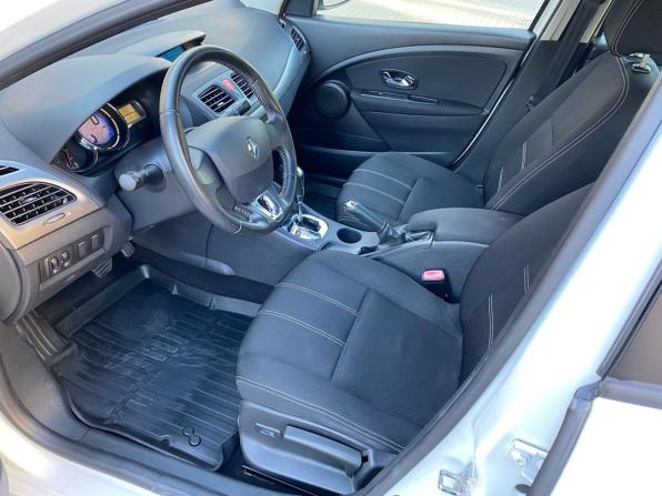 Renault Megane III Рестайлинг с пробегом 2014 года, цена 899 000 рублей, 152266 км, хэтчбек, Автокод Объявления