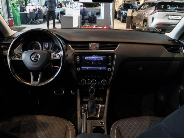 Skoda Octavia III (A7) Рестайлинг с пробегом 2017 года, цена 1 650 000 рублей, 128878 км, лифтбек, Автокод Объявления