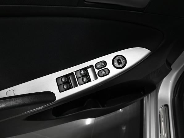 Hyundai Solaris I Рестайлинг с пробегом 2014 года, цена 945 000 рублей, 177406 км, хэтчбек, Автокод Объявления