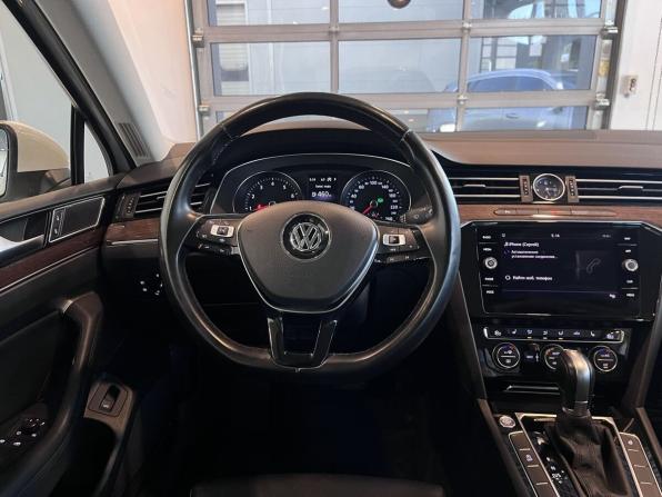 Volkswagen Passat B8 с пробегом 2018 года, цена 2 260 000 рублей, 110615 км, седан, Автокод Объявления