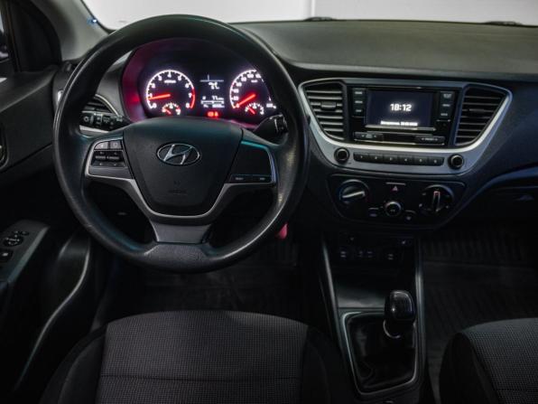 Hyundai Solaris II с пробегом 2018 года, цена 1 369 000 рублей, 86345 км, седан, Автокод Объявления