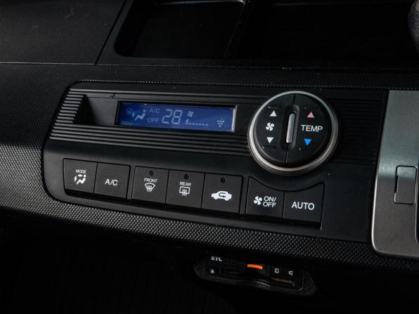 Honda Freed I Рестайлинг с пробегом 2014 года, цена 1 399 000 рублей, 74387 км, компактвэн, Автокод Объявления