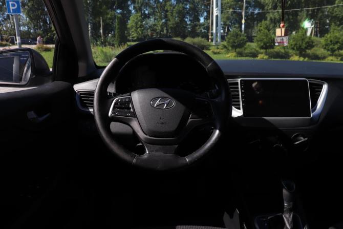 Hyundai Solaris II с пробегом 2018 года, цена 981 000 рублей, 184139 км, седан, Автокод Объявления
