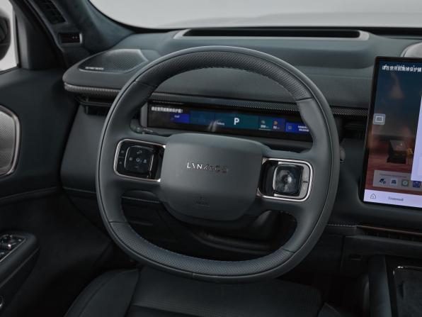 Lynk &amp; Co 900 с пробегом 2025 года, цена 7 819 000 рублей, 65 км, внедорожник, Автокод Объявления