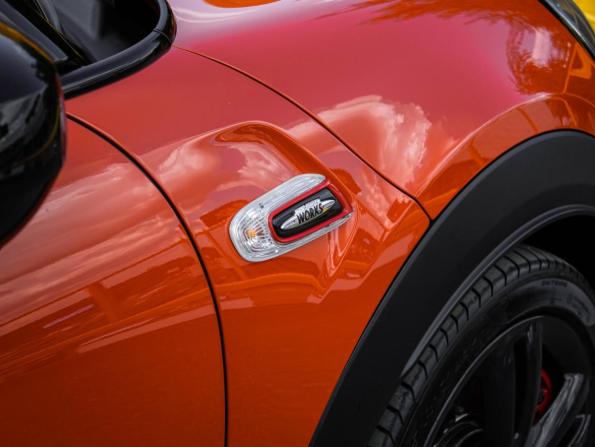 Mini Hatch III (F55/F56) Рестайлинг с пробегом 2019 года, цена 2 800 000 рублей, 56976 км, хэтчбек, Автокод Объявления