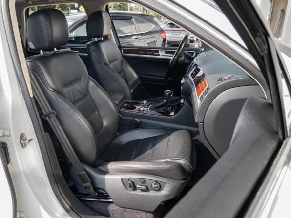 Volkswagen Touareg II Рестайлинг с пробегом 2015 года, цена 3 150 000 рублей, 235851 км, внедорожник, Автокод Объявления