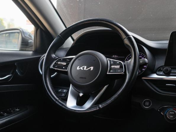 Kia Cerato IV Рестайлинг с пробегом 2021 года, цена 2 150 000 рублей, 92421 км, седан, Автокод Объявления
