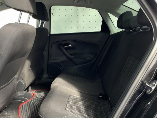 Volkswagen Polo V Рестайлинг с пробегом 2018 года, цена 1 090 000 рублей, 149727 км, седан, Автокод Объявления