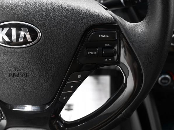 Kia Rio III Рестайлинг с пробегом 2016 года, цена 895 000 рублей, 215971 км, седан, Автокод Объявления
