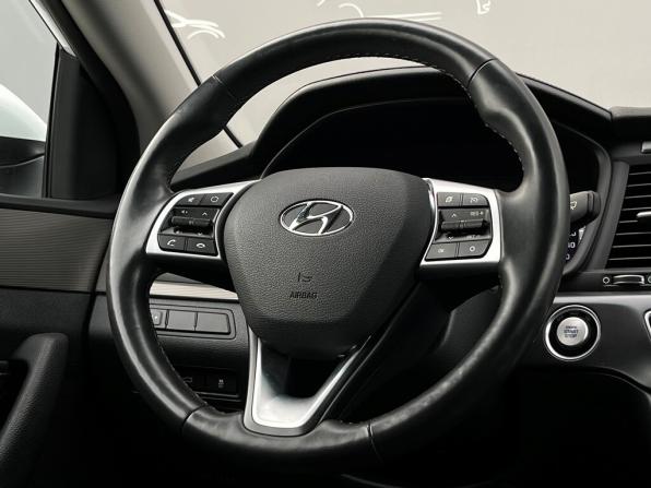 Hyundai Sonata VII (LF) Рестайлинг с пробегом 2018 года, цена 1 623 800 рублей, 26972 км, седан, Автокод Объявления