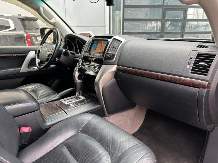 Toyota Land Cruiser 200 Series Рестайлинг 1 Санкт-Петербург  - изображение 9