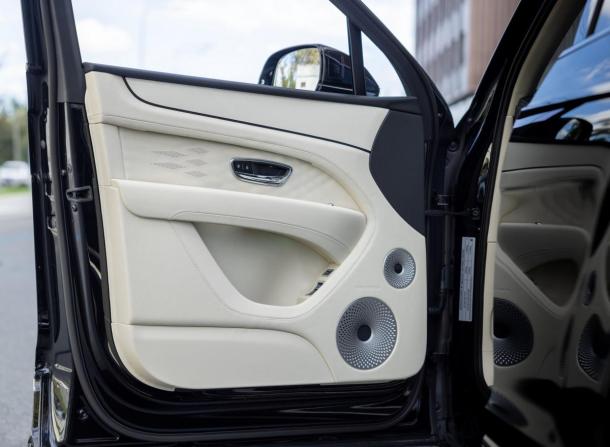 Новый Bentley Bentayga I Рестайлинг 2025 года, цена 47 555 100 рублей, внедорожник, Автокод Объявления