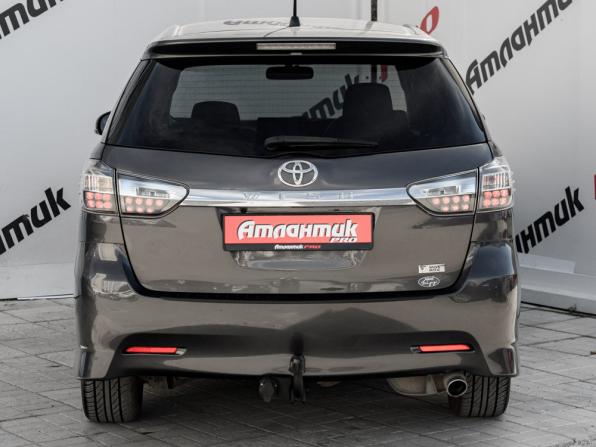 Toyota Wish II Рестайлинг с пробегом 2016 года, цена 1 645 000 рублей, 177003 км, минивэн, Автокод Объявления