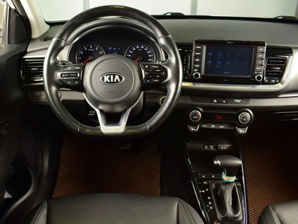 Kia Stonic I с пробегом 2020 года, цена 1 899 995 рублей, 45746 км, внедорожник, Автокод Объявления