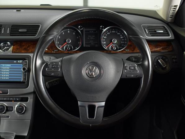 Volkswagen Passat B7 с пробегом 2014 года, цена 1 325 995 рублей, 70597 км, универсал, Автокод Объявления