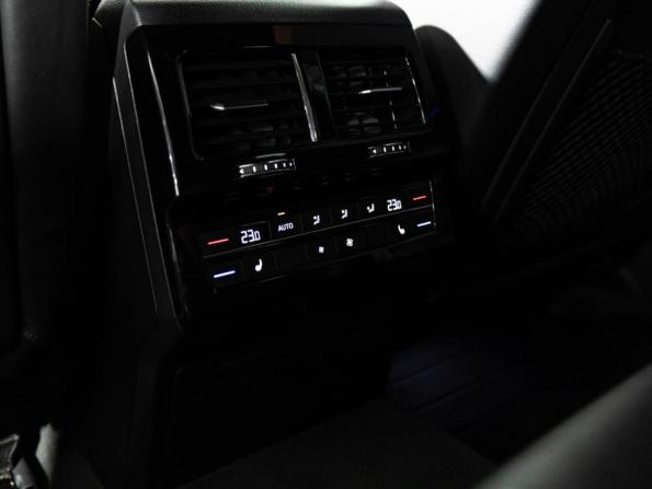 Volkswagen Touareg III с пробегом 2019 года, цена 4 499 700 рублей, 139885 км, внедорожник, Автокод Объявления