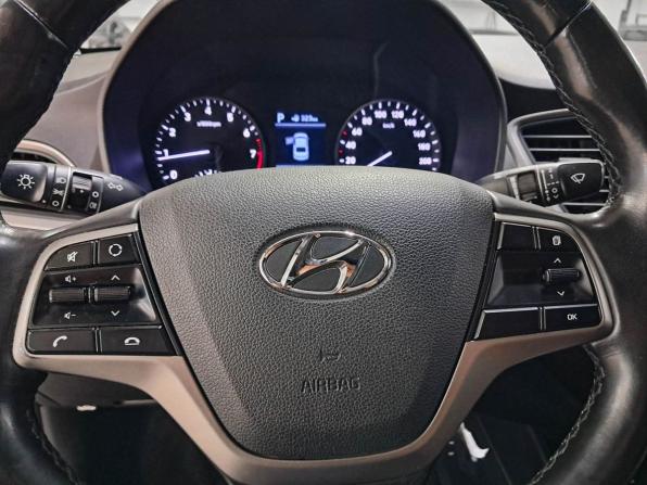 Hyundai Solaris II с пробегом 2017 года, цена 825 000 рублей, 239885 км, седан, Автокод Объявления
